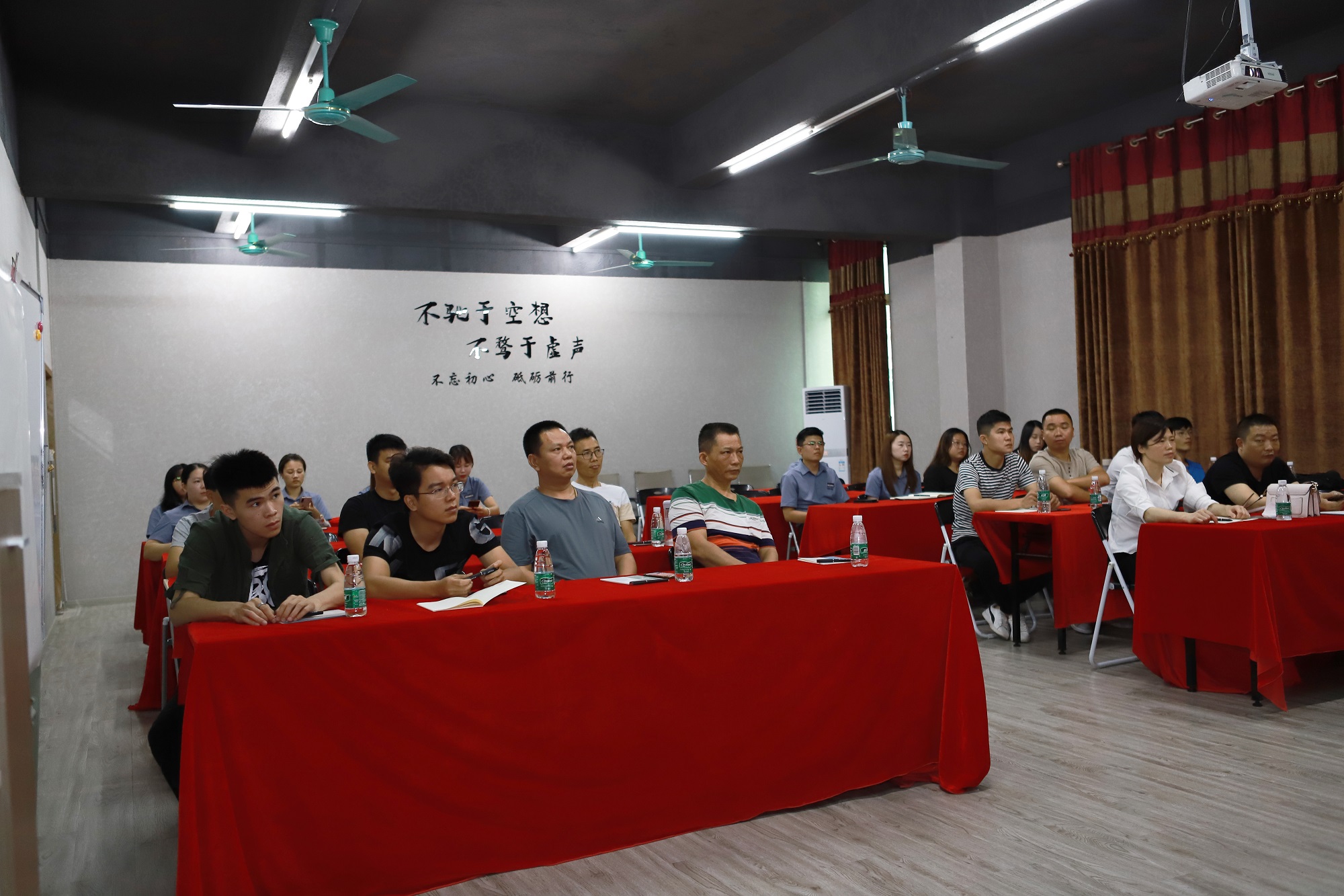 帝卡斯丨藝術(shù)涂裝215期工匠班隆重開班